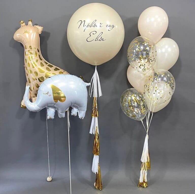 Набор  воздушных шаров белых бежевых на годик ребенку