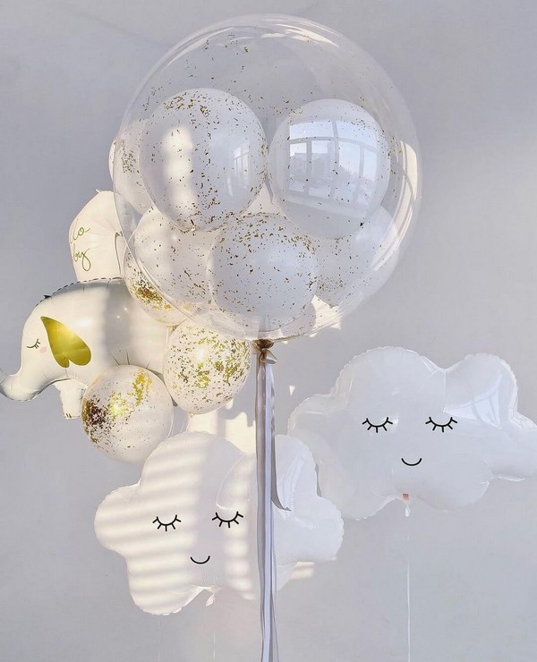Воздушные шары на выписку белые золотые с слоником