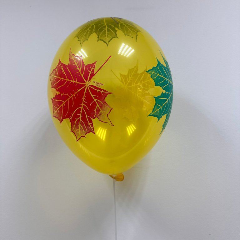 Шар на палочке Кленовые листья (с воздухом) желтый