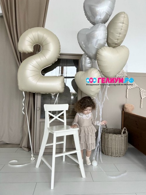Шары сердца бежевые и белые с цифрой на выбор