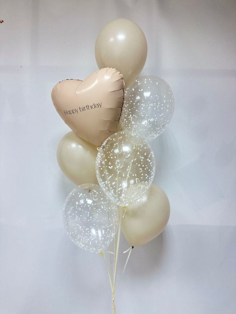 Фонтан шаров бежевые и белые