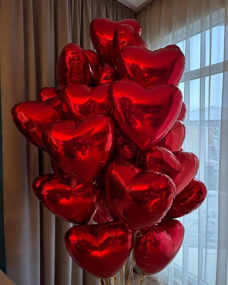 Облако красных сердец 30 шт