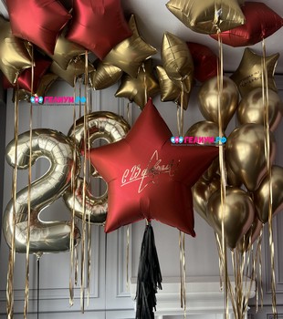 Воздушные шары на 23 февраля с большой звездой и индивидуальной надписью