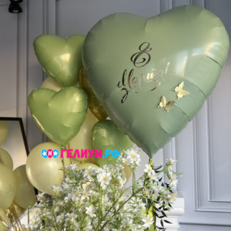 Букет из шаров на 8 марта с сердцем