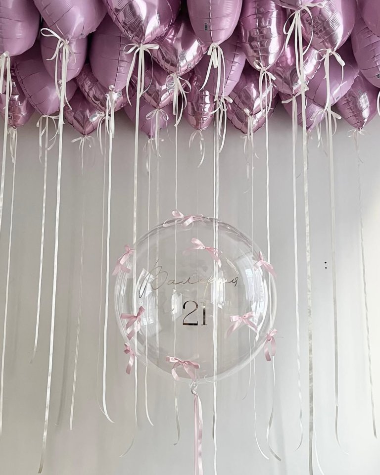 Шары розовые с прозрачным шаром с надписью