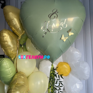 Букет из шаров на 8 марта сердце и ромашка