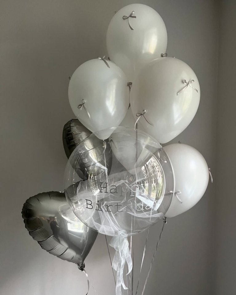 Воздушные шары белые с прозрачным шаром с надписью