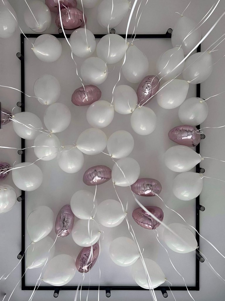 Шары под потолок нежные розовые и белые 50 штук